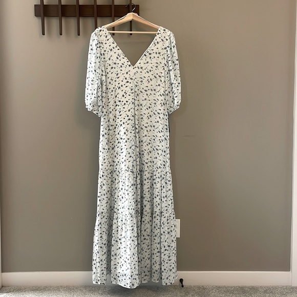 Code x Mode Dresses Code X Mode White Floral Pleated Dress Poshmark